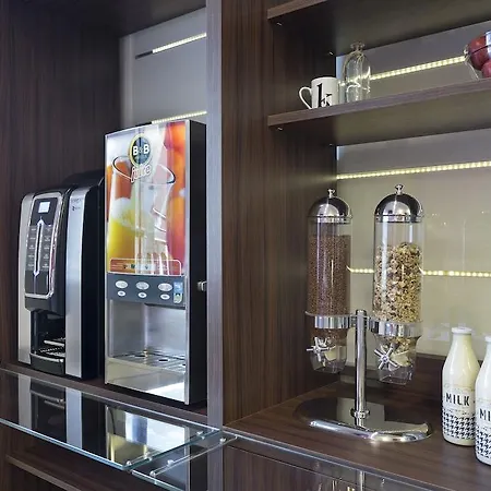 Otel B&B Hotel Trento