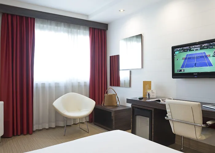 B&B Hotel Trento מלון