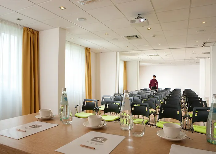 B&B Hotel Trento מלון