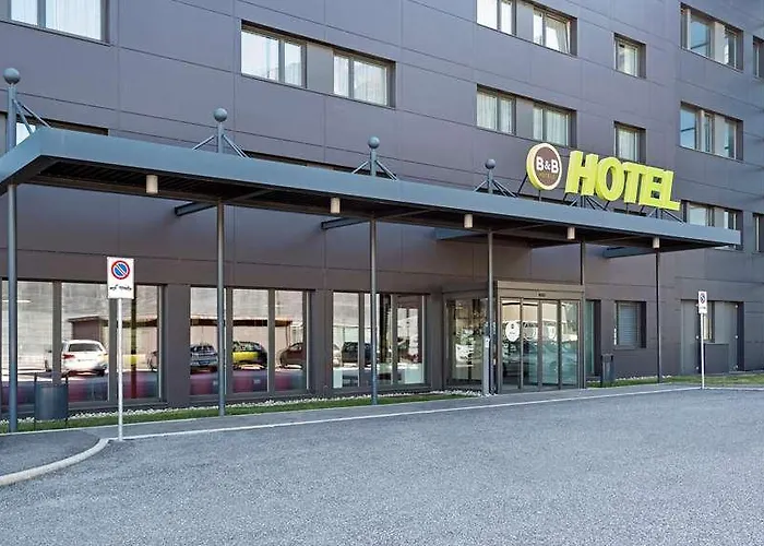 B&B Hotel Trento מלון 3*