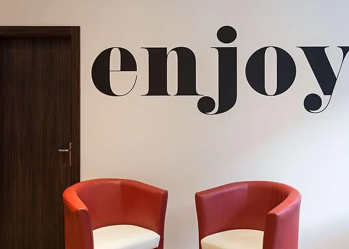 B&B Hotel Trento מלון